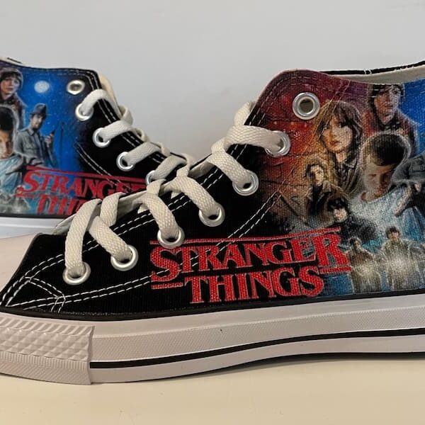zapatilla stranger things
