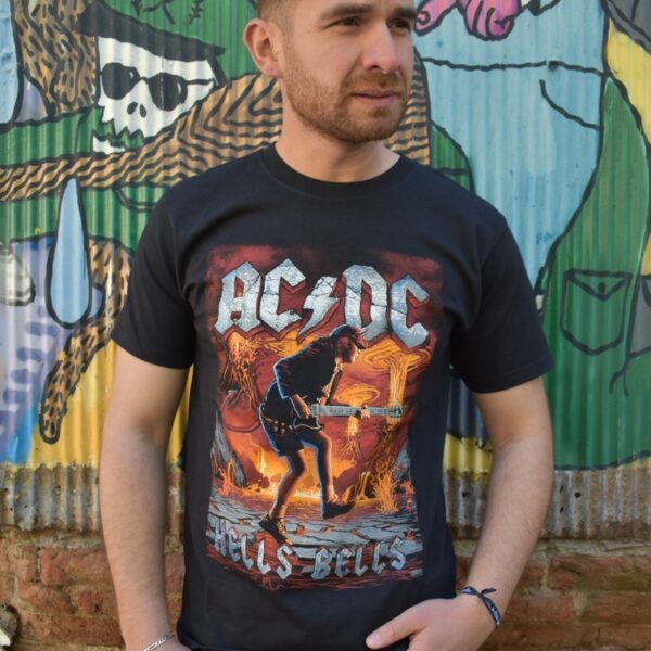 polera ac/dc hells bells
