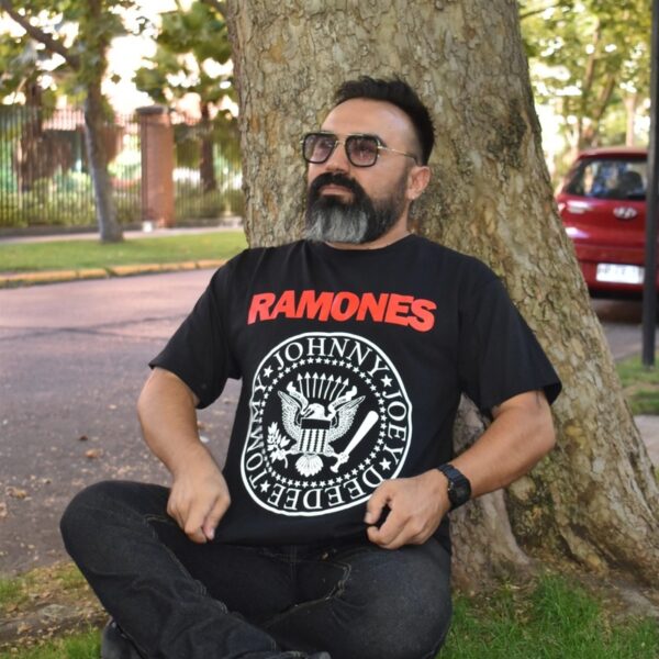 polera ramones
